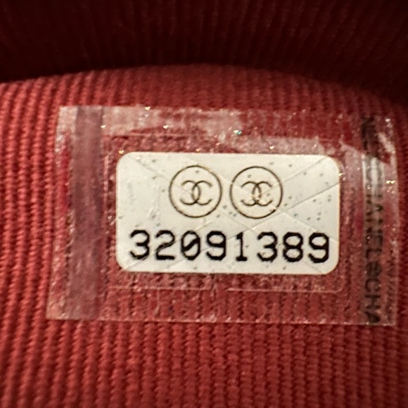 Chanel CC in Love Heart Crossbody Bag Quilted Lambskin Black Light Gold Hardware - Picture 14 of 15